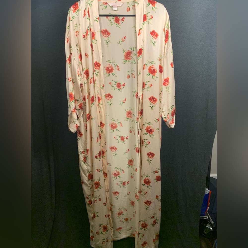 Victoria’s Secret Satin Pink Floral Print Kimono Robe Medium